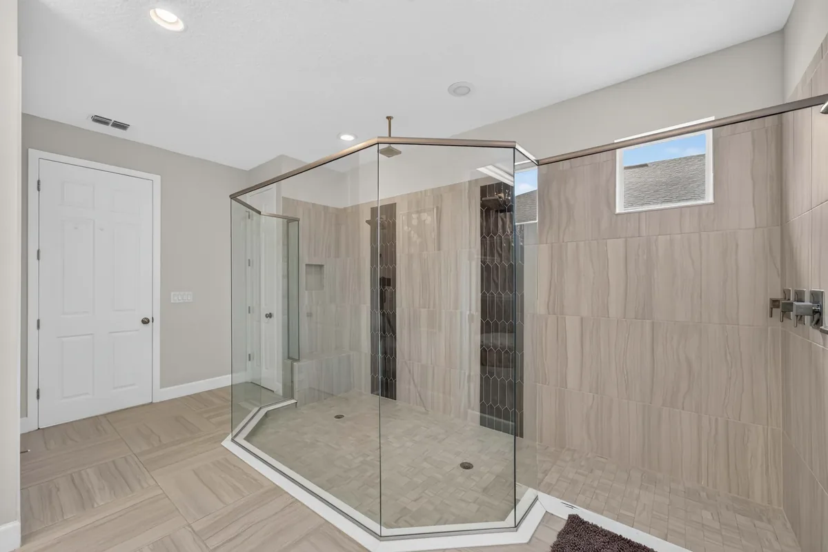 Great room with built-ins